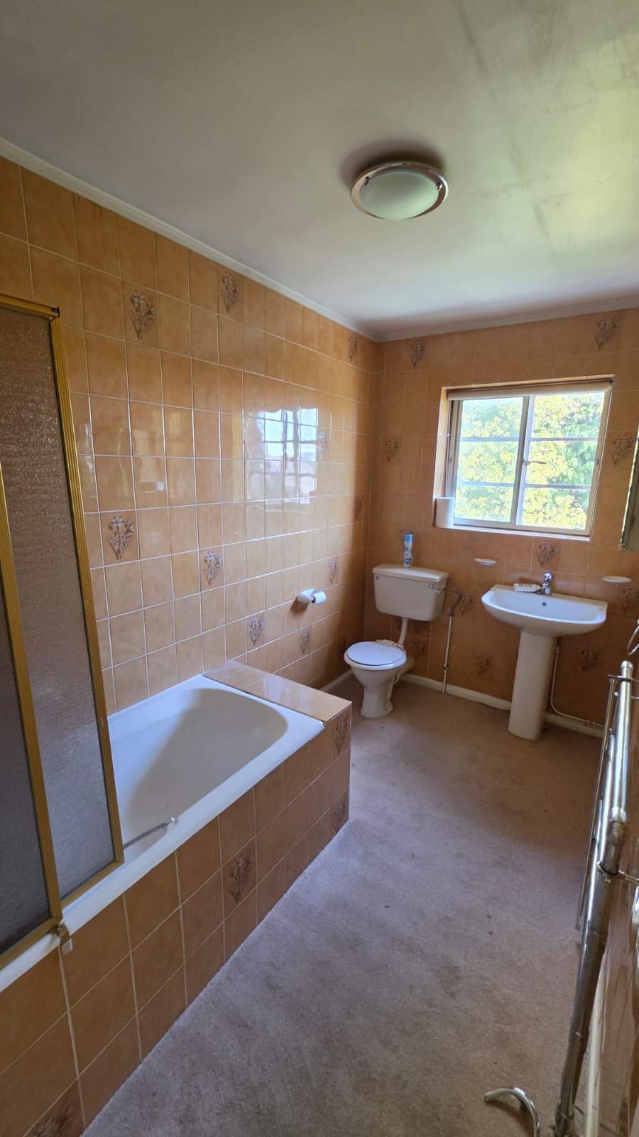 Bathroom before refurbishment
